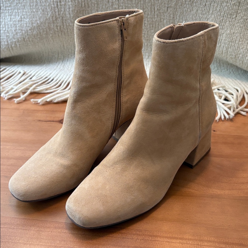 Steve MaddenTan Suede Ankle Boots